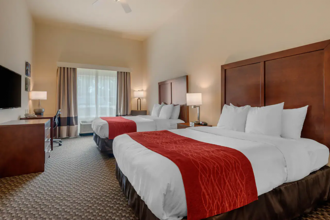 Comfort Inn & Suites Fort Myers Airport 11/26