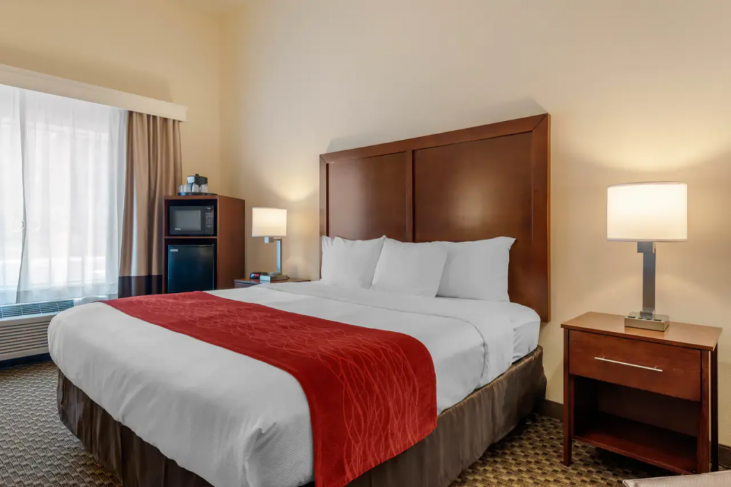 Comfort Inn & Suites Fort Myers Airport 7/26