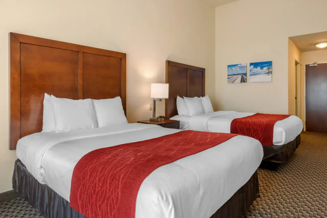 Comfort Inn & Suites Fort Myers Airport 9/26