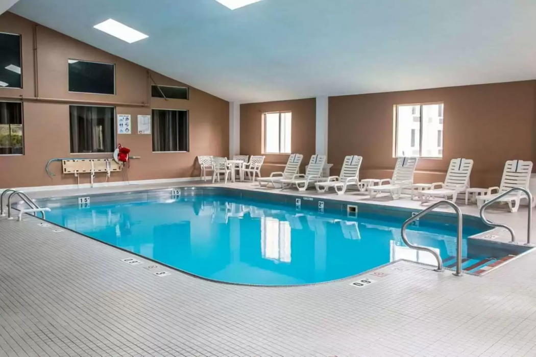 Country Inn & Suites by Radisson, Battle Creek, MI 9/15