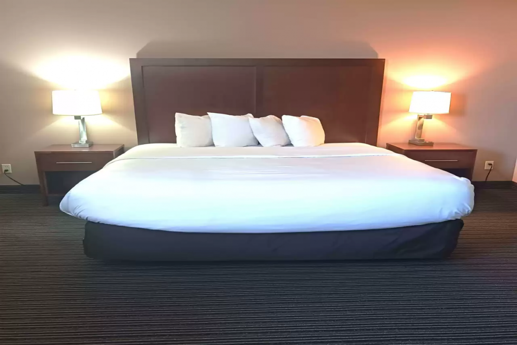Country Inn & Suites by Radisson, Battle Creek, MI 6/15