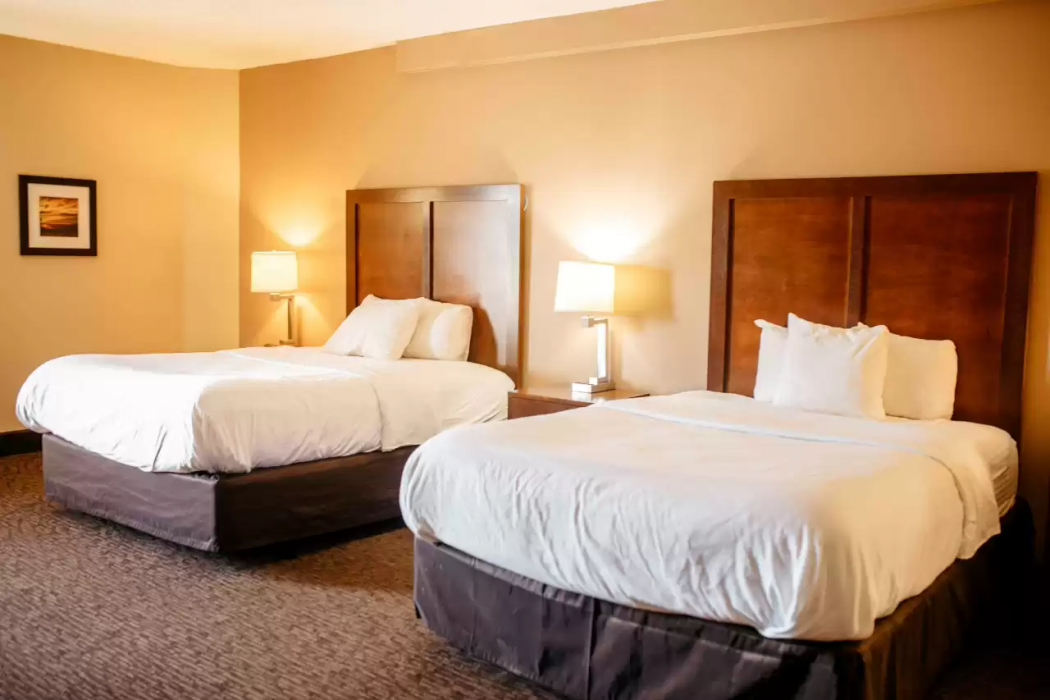Country Inn & Suites by Radisson, Battle Creek, MI 4/15