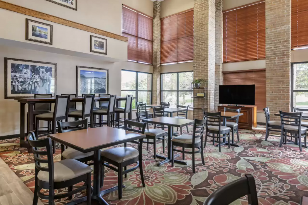 Comfort Inn Okemos - East Lansing 24/38