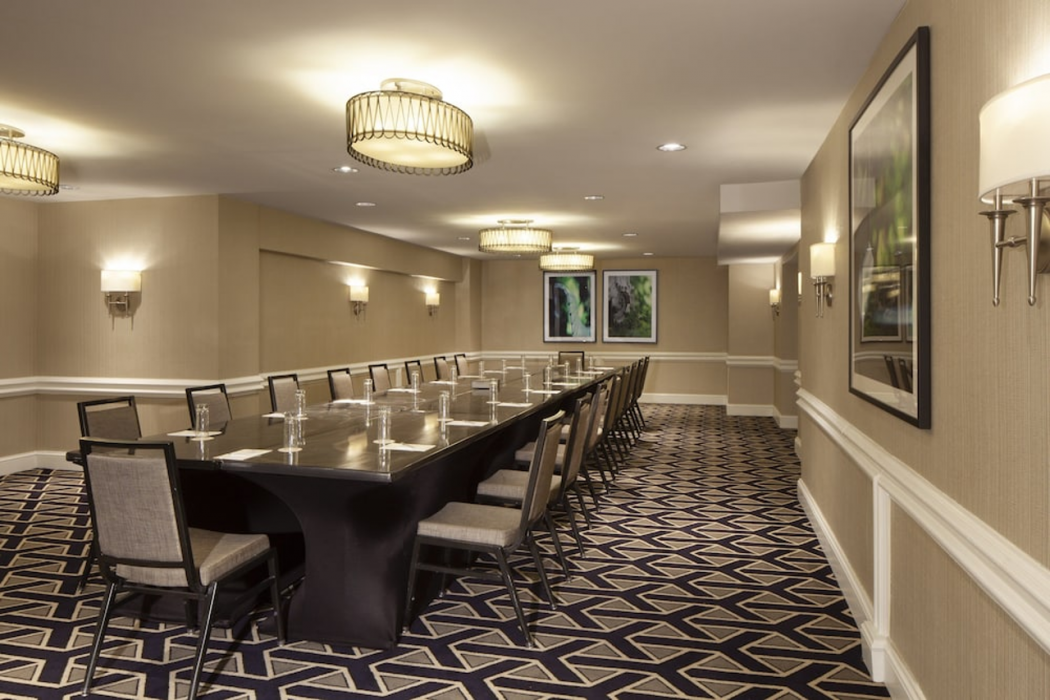Melrose Georgetown Hotel 24/47