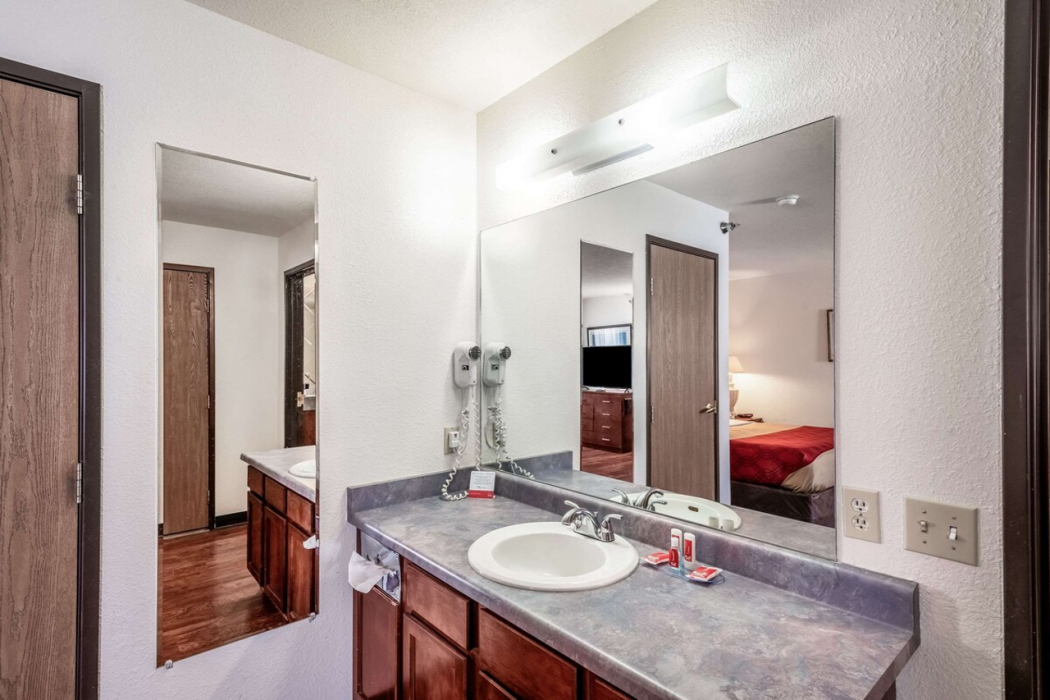 Days Inn by Wyndham Canon City 8/28