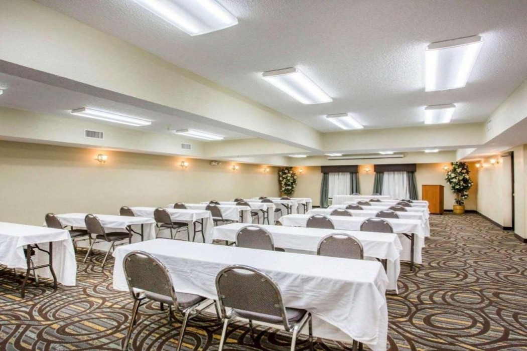 Comfort Suites Lebanon 12/30