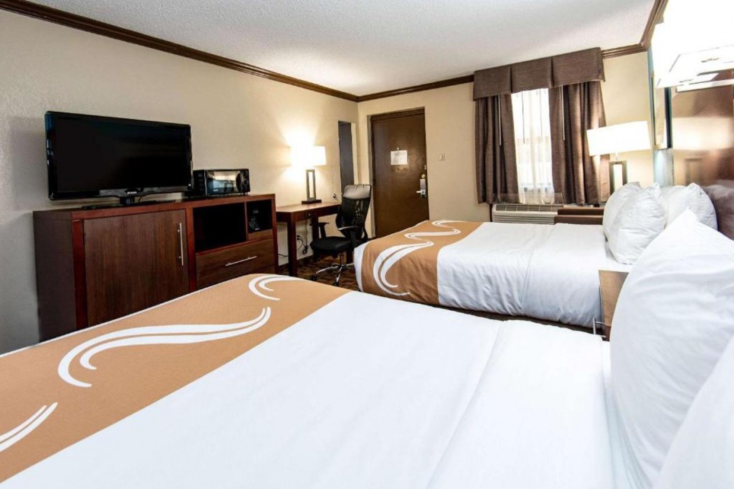 Quality Inn & Suites Quakertown-Allentown 12/18