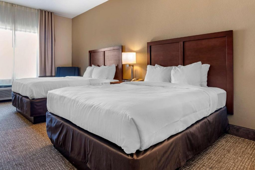 Comfort Inn & Suites Clinton - Jackson West 10/26