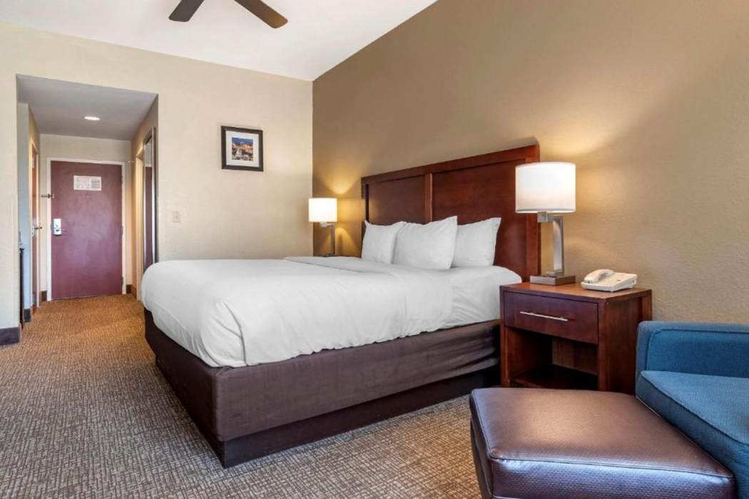 Comfort Inn & Suites Clinton - Jackson West 14/26