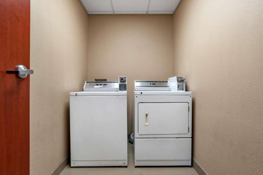 Comfort Inn & Suites Clinton - Jackson West 15/26