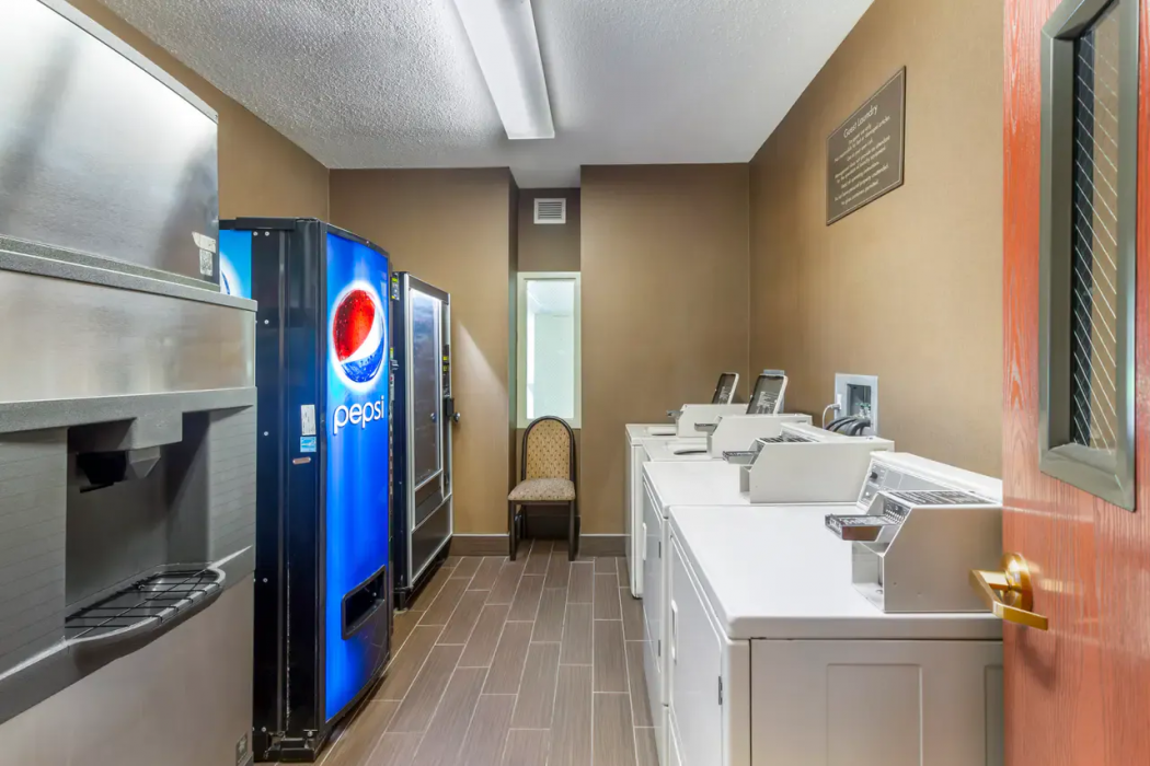 Comfort Inn & Suites Rapid City South - Mt Rushmore Gateway 28/66