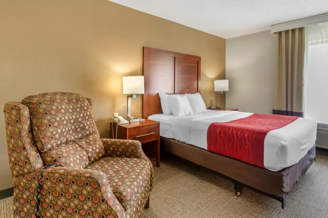 Comfort Inn & Suites Rapid City South - Mt Rushmore Gateway 16/66