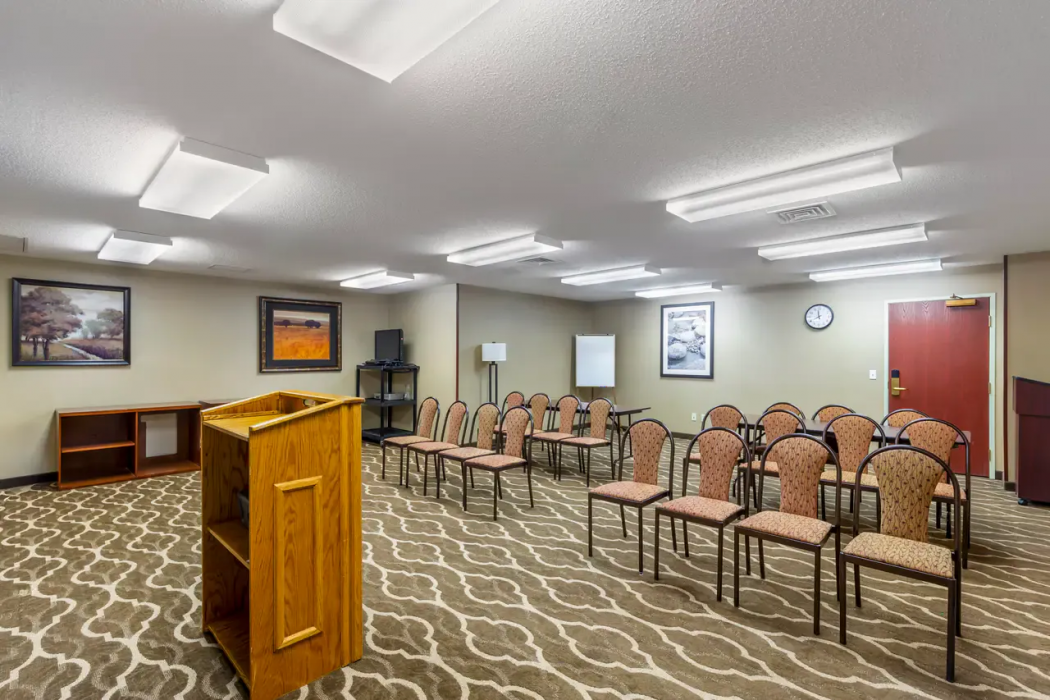 Comfort Inn & Suites Rapid City South - Mt Rushmore Gateway 30/66