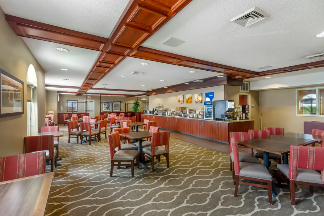 Comfort Inn & Suites Rapid City South - Mt Rushmore Gateway 33/66