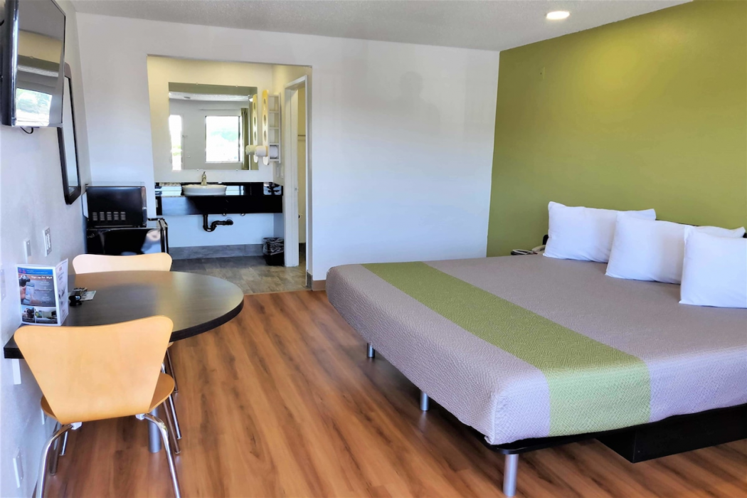 Motel6 Fresno, CA - Yosemite Hwy 10/38