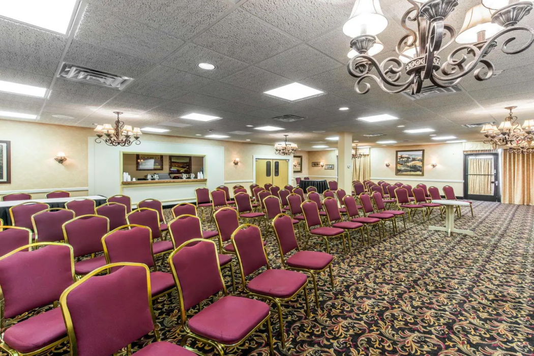 Quality Inn & Suites Erie near Casino 16/32