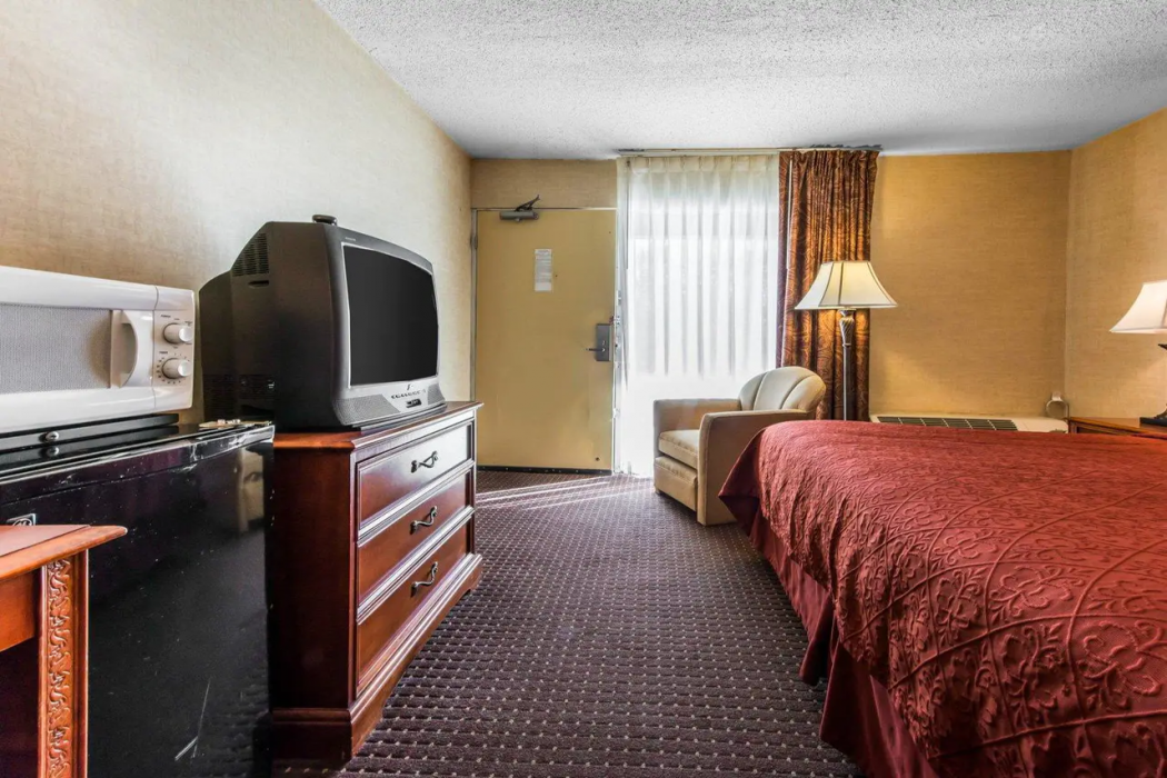 Quality Inn & Suites Erie near Casino 10/32