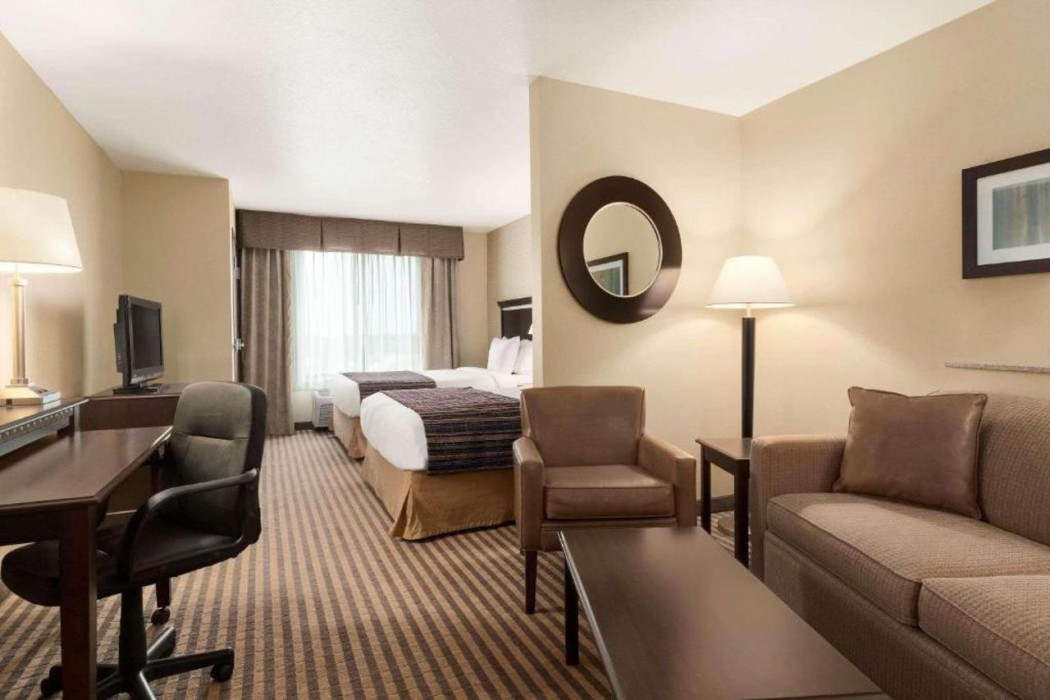 Country Inn & Suites By Radisson, Dixon, CA - UC Davis Area 8/24