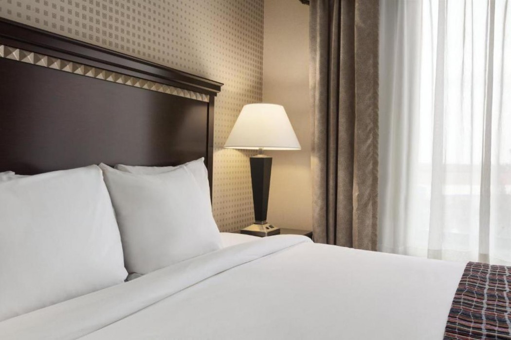 Country Inn & Suites By Radisson, Dixon, CA - UC Davis Area 6/24