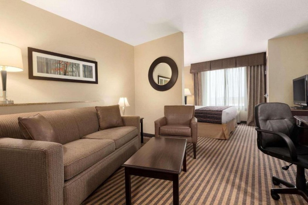 Country Inn & Suites By Radisson, Dixon, CA - UC Davis Area 4/24