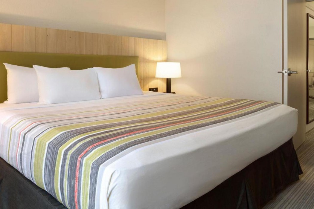 Country Inn & Suites By Radisson, Dixon, CA - UC Davis Area 9/24