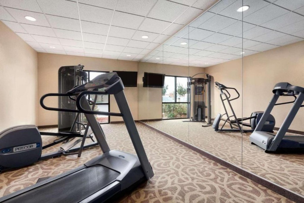 Country Inn & Suites By Radisson, Dixon, CA - UC Davis Area 12/24