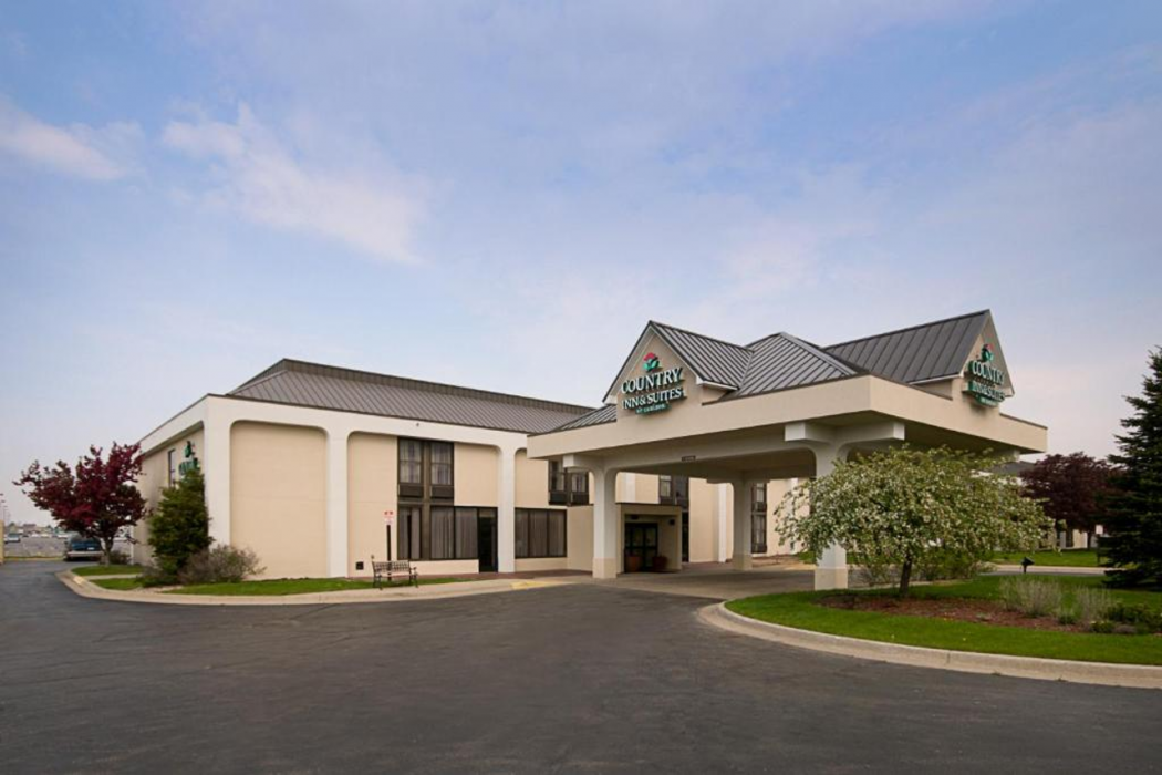 Quality Inn and Suites Saginaw, MI 1/47