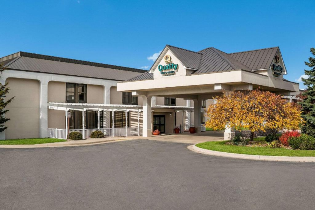 Quality Inn and Suites Saginaw, MI 2/47