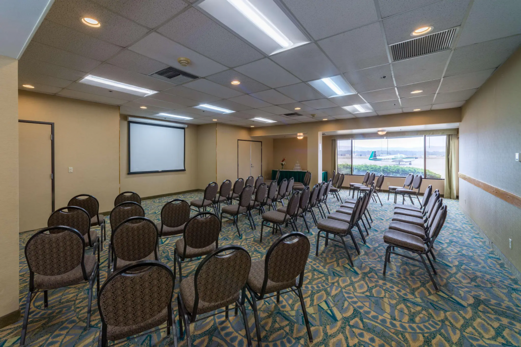 Radisson Hotel Santa Maria 18/40
