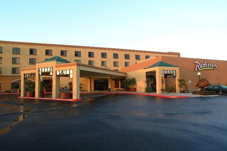 Radisson Hotel Santa Maria 2/40