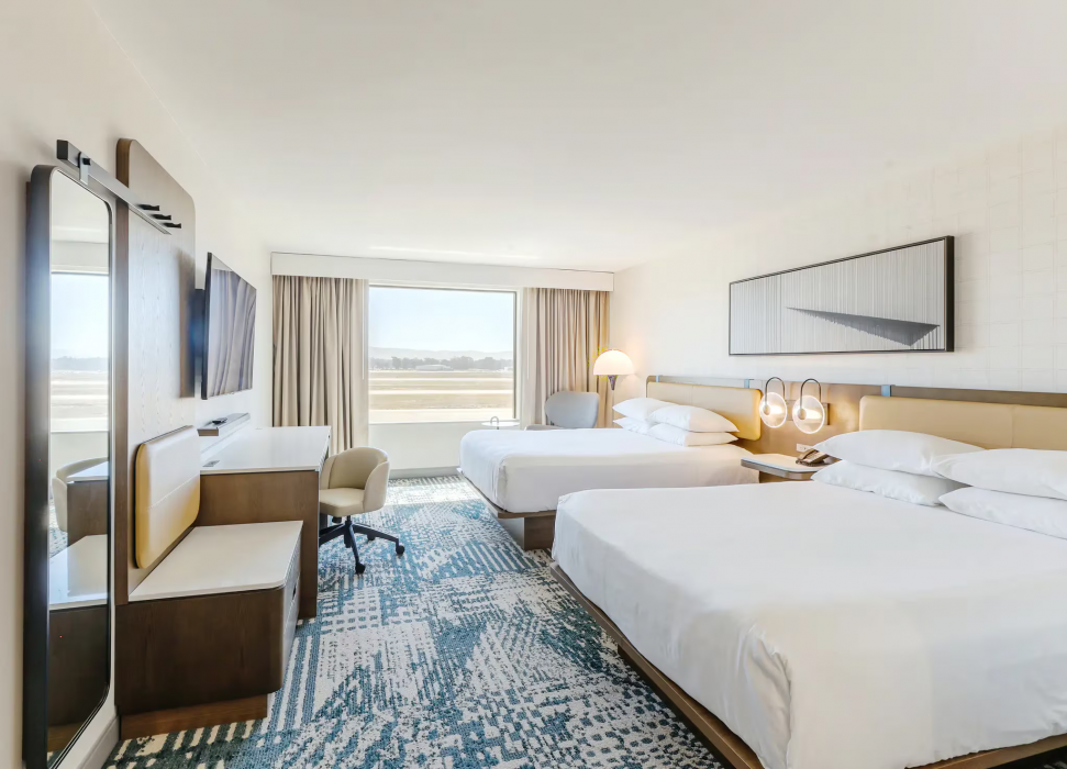 Radisson Hotel Santa Maria 8/40