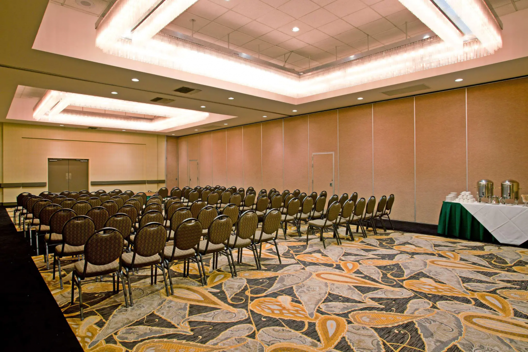 Radisson Hotel Santa Maria 20/40