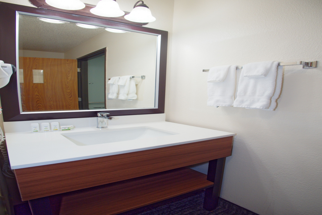 Country Inn & Suites by Radisson, Coeur d'Alene 12/27