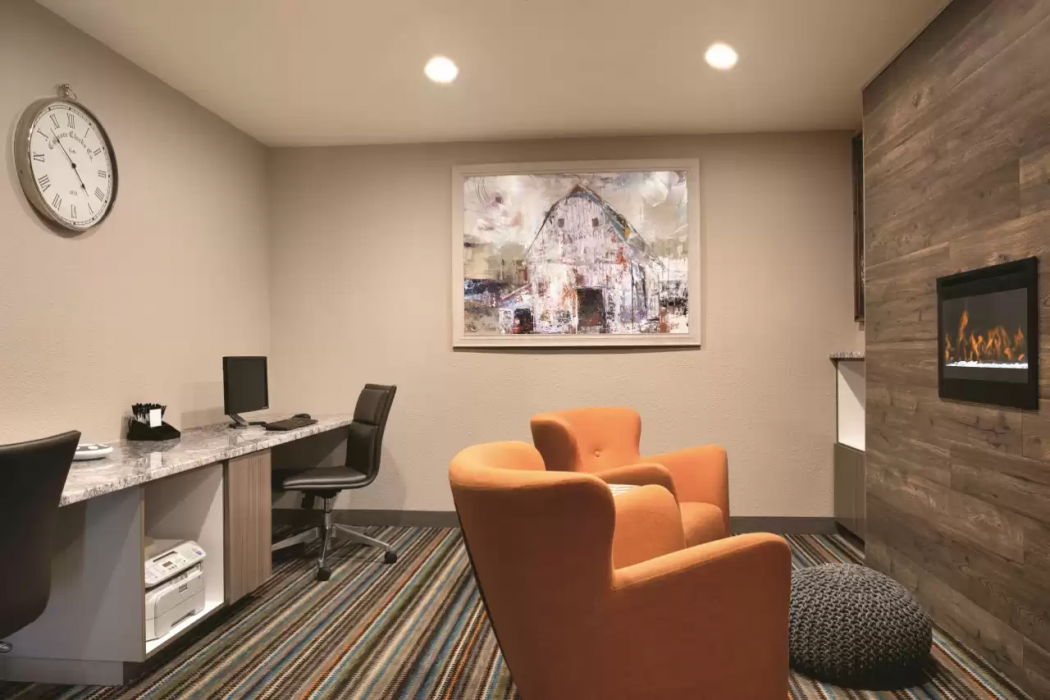 Country Inn & Suites by Radisson, Shoreview-Mounds View, MN 8/18