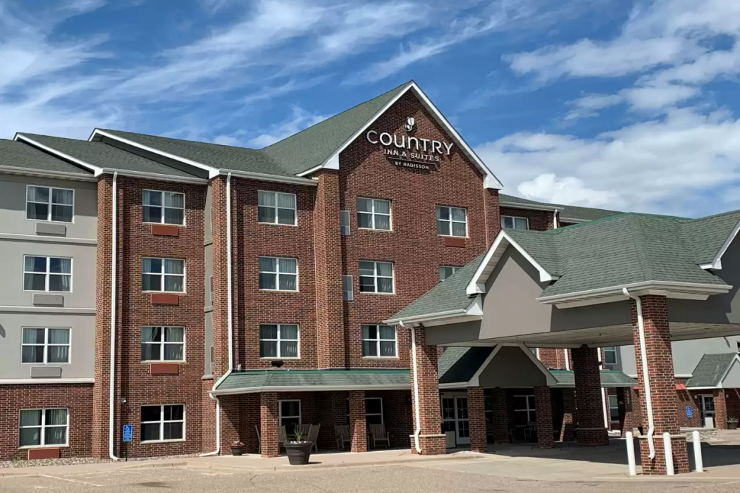 Country Inn & Suites by Radisson, Shoreview-Mounds View, MN 1/18