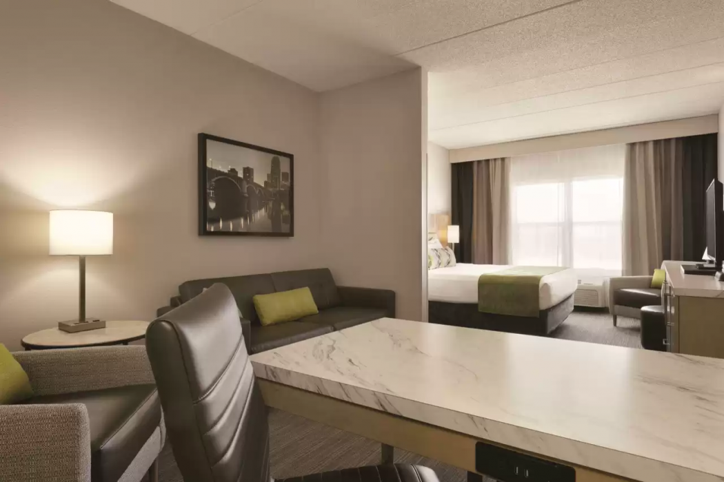 Country Inn & Suites by Radisson, Shoreview-Mounds View, MN 7/18