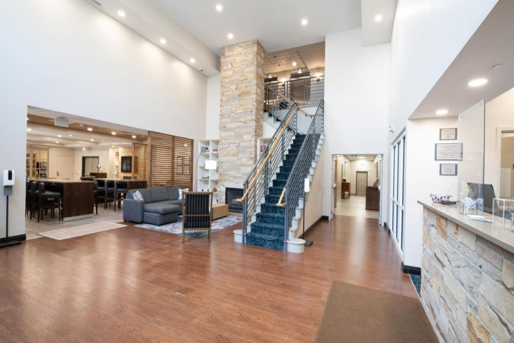 Country Inn and Suites by Radisson State College (Penn State Area), PA 3/28