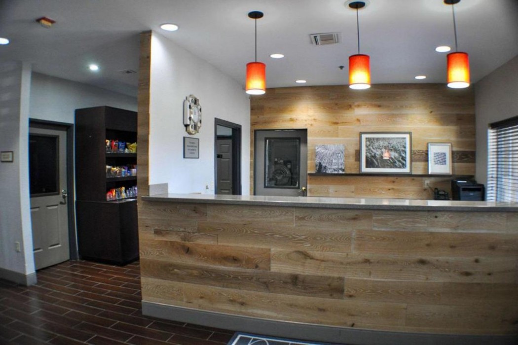 Country Inn & Suites by Radisson, Topeka West, KS 4/42