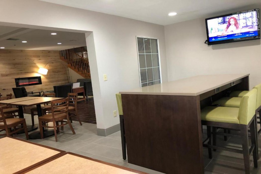 Country Inn & Suites by Radisson, Topeka West, KS 21/42
