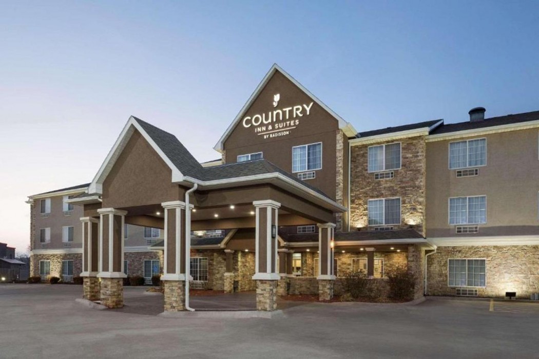 Country Inn & Suites by Radisson, Topeka West, KS 1/42