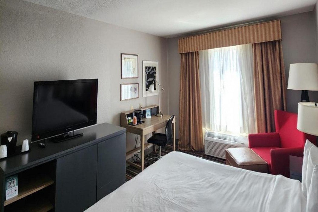 Country Inn & Suites by Radisson, Topeka West, KS 13/42