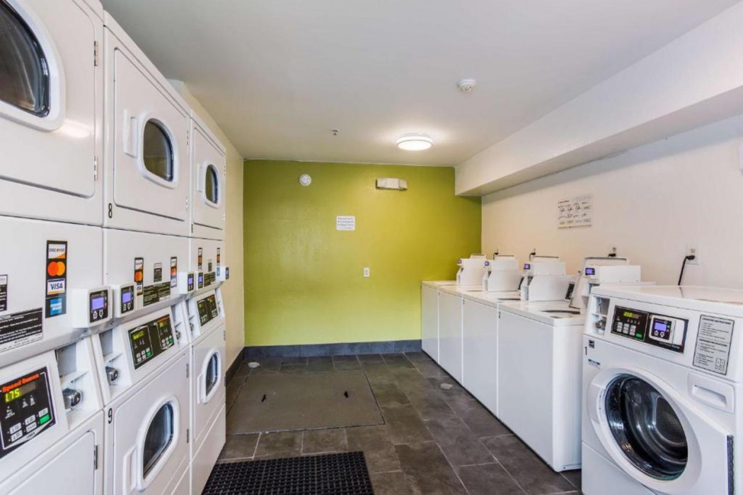 Studio 6 Extended Stay - Jacksonville, FL - South 25/46