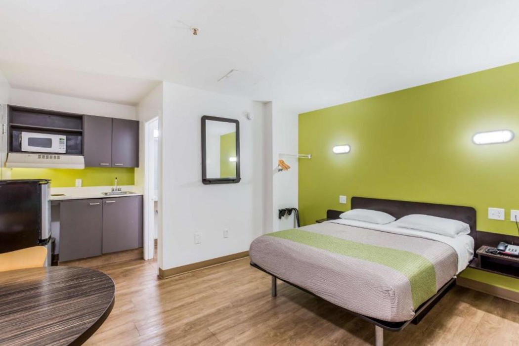 Studio 6 Extended Stay - Jacksonville, FL - South 9/46