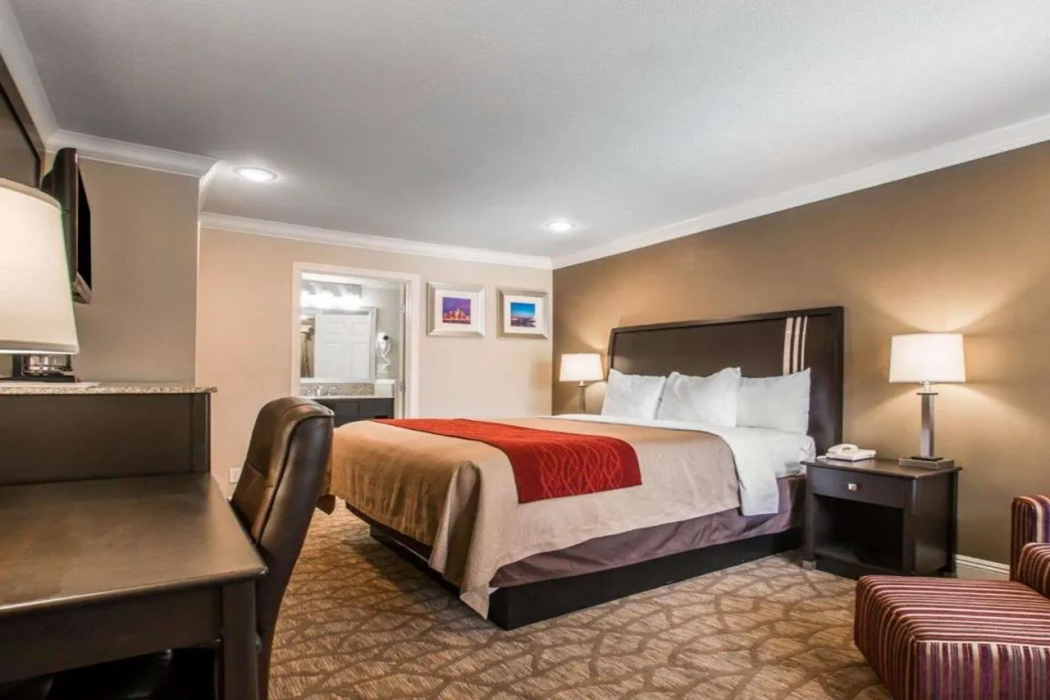 Quality Inn Downey 12/33
