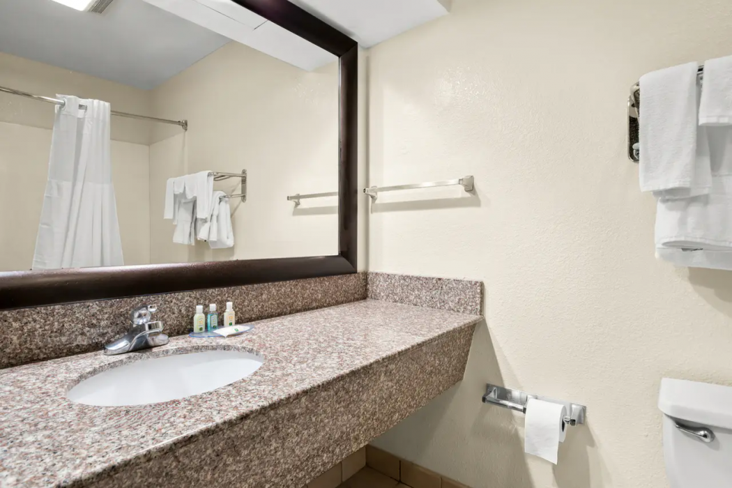 Quality Inn & Suites Lafayette 7/22