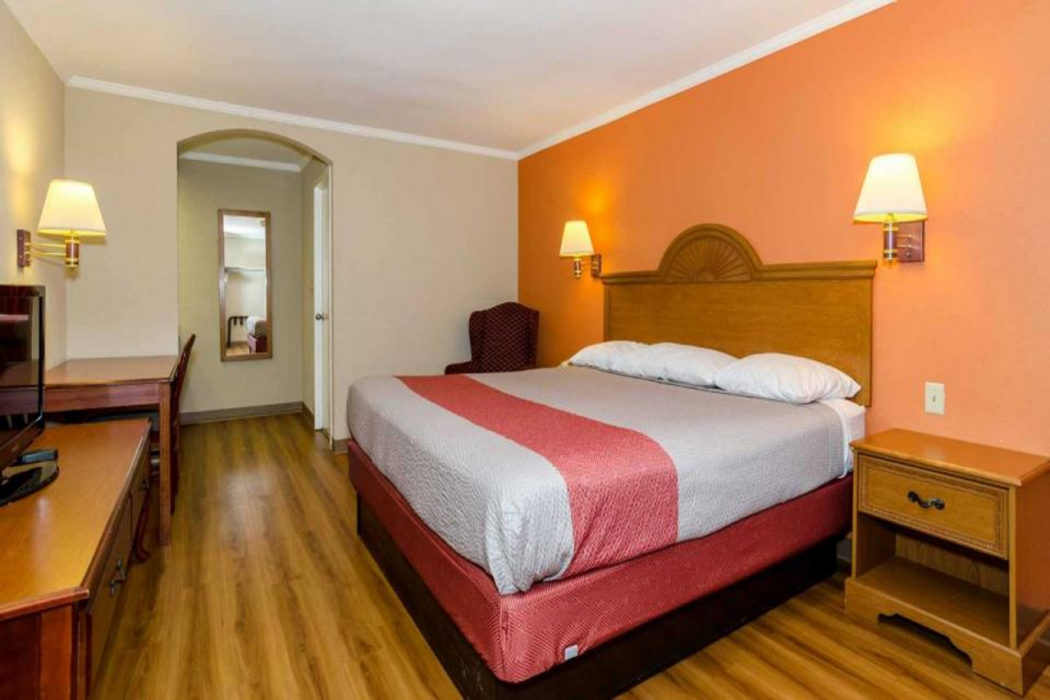 Baymont by Wyndham Newark/Wilmington 13/53