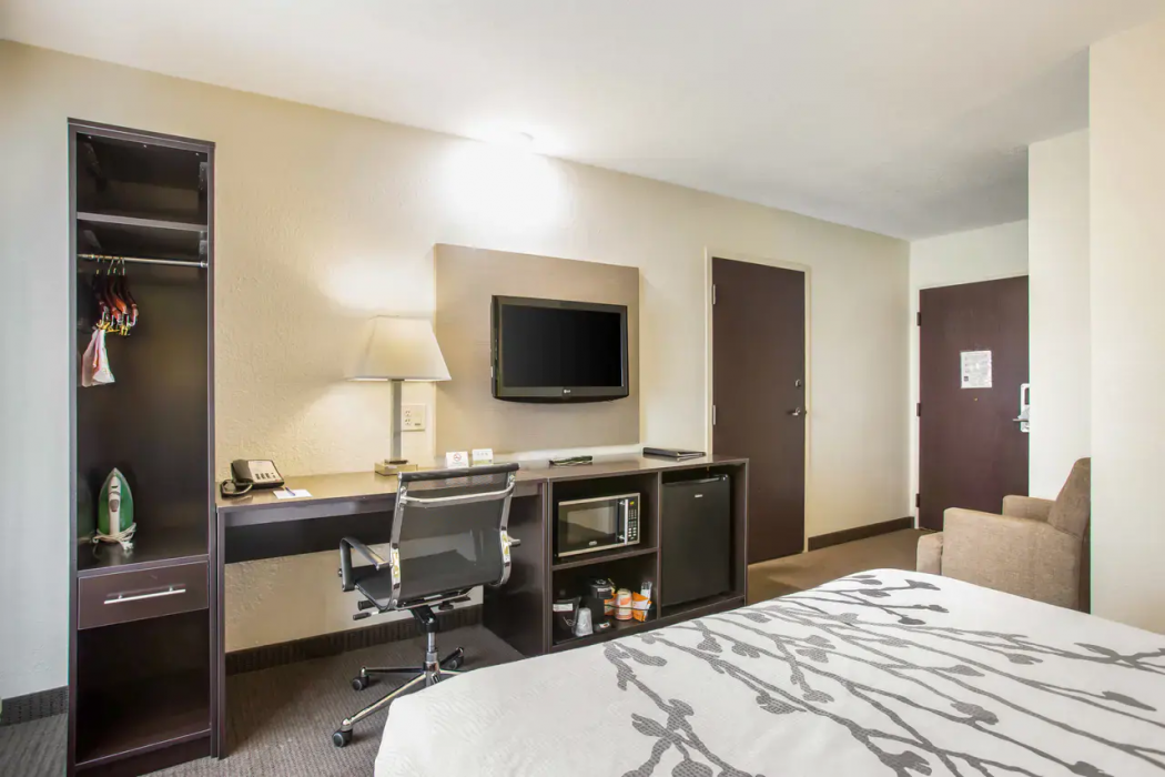 Quality Inn Kansas City International Airport 13/27
