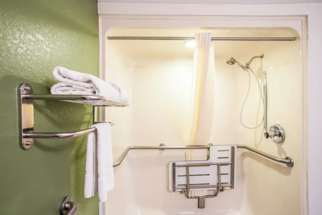 Quality Inn Kansas City International Airport 15/27