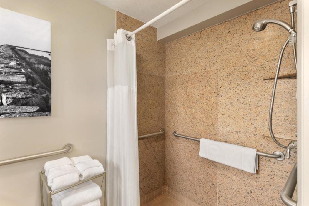 DoubleTree by Hilton Providence Airport Warwick 10/32