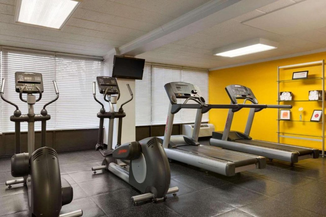 Park Inn by Radisson Sharon, PA 26/51